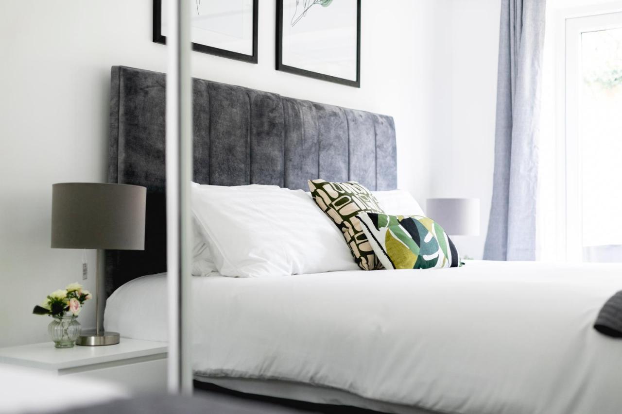 Skyvillion - London Enfield Chase Apartments With Parking & Wifi Экстерьер фото