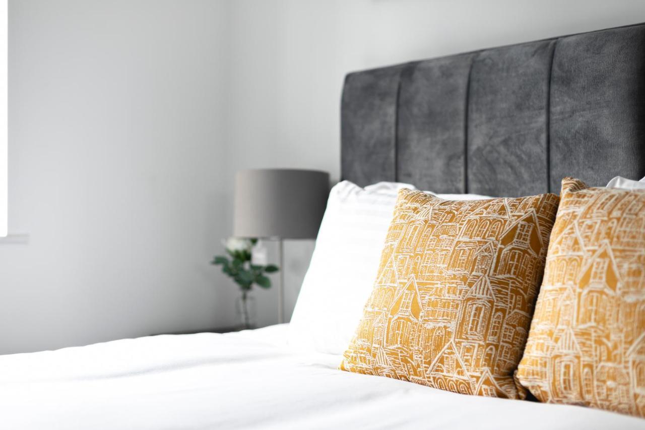 Skyvillion - London Enfield Chase Apartments With Parking & Wifi Экстерьер фото