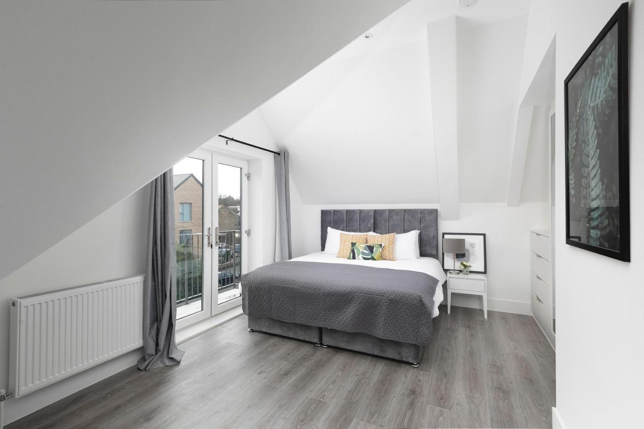 Skyvillion - London Enfield Chase Apartments With Parking & Wifi Экстерьер фото